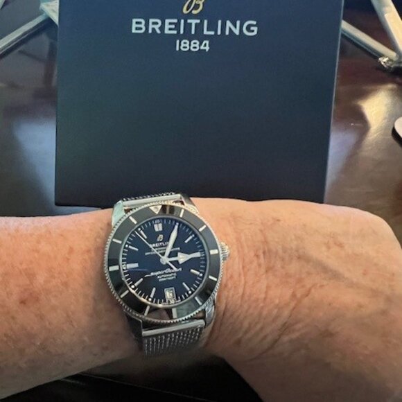 NWOT - Breitling Superocean Heritage AB2010, Black dial, Silver mesh bracelet - Picture 4 of 9